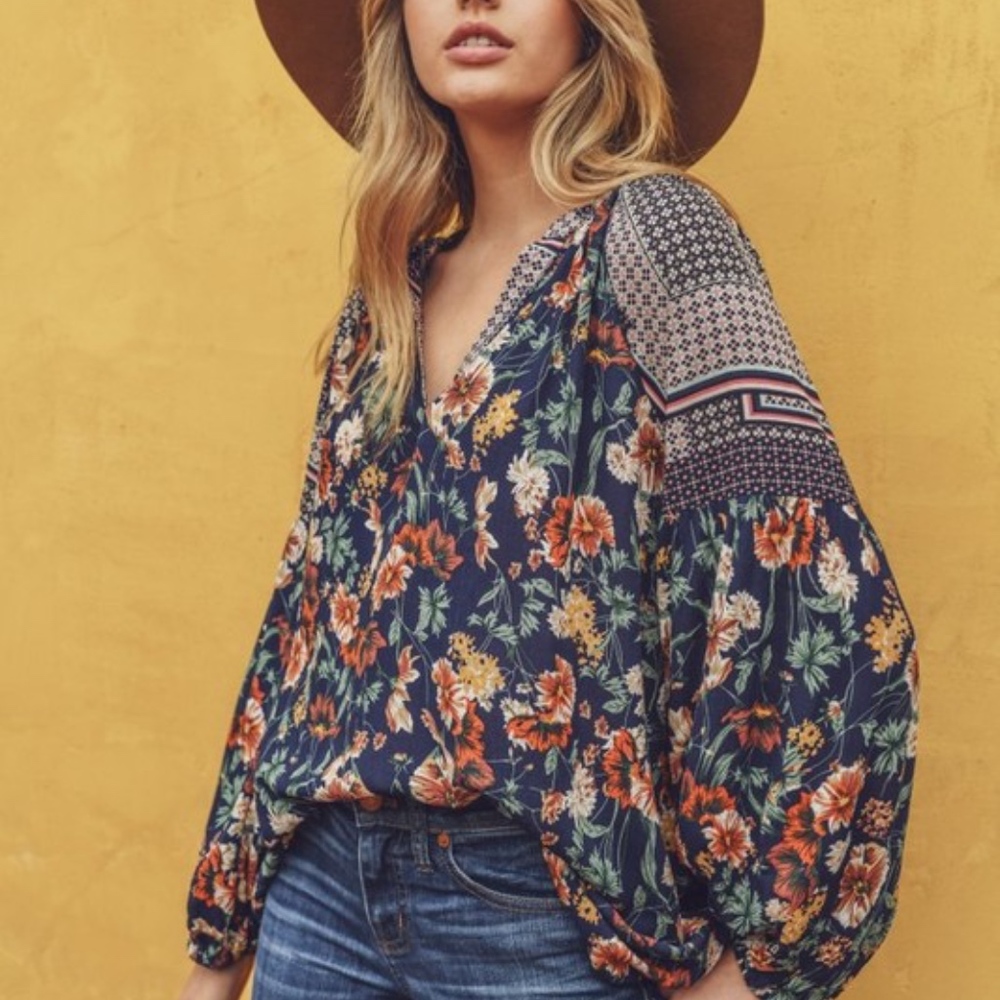 NWT Floral Bubble Sleeve top - Picture 5 of 8